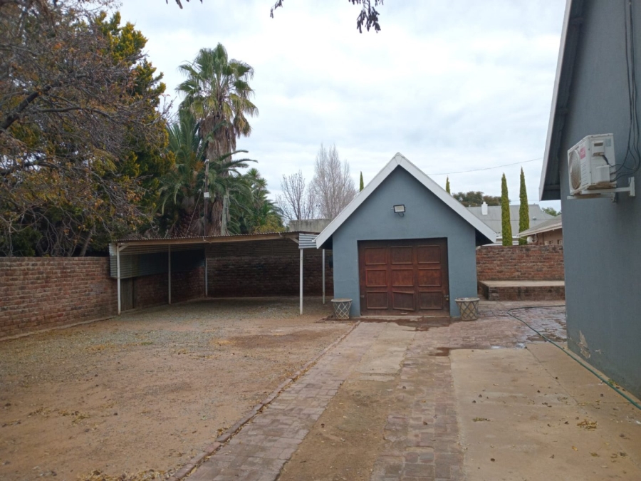 4 Bedroom Property for Sale in Bloemhof North West